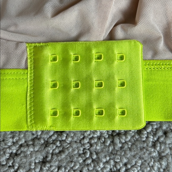 Aerie Smoothez Mesh Plunge Bralette Wireless Triangle Bra Nude Green Size M NEW - Picture 10 of 10